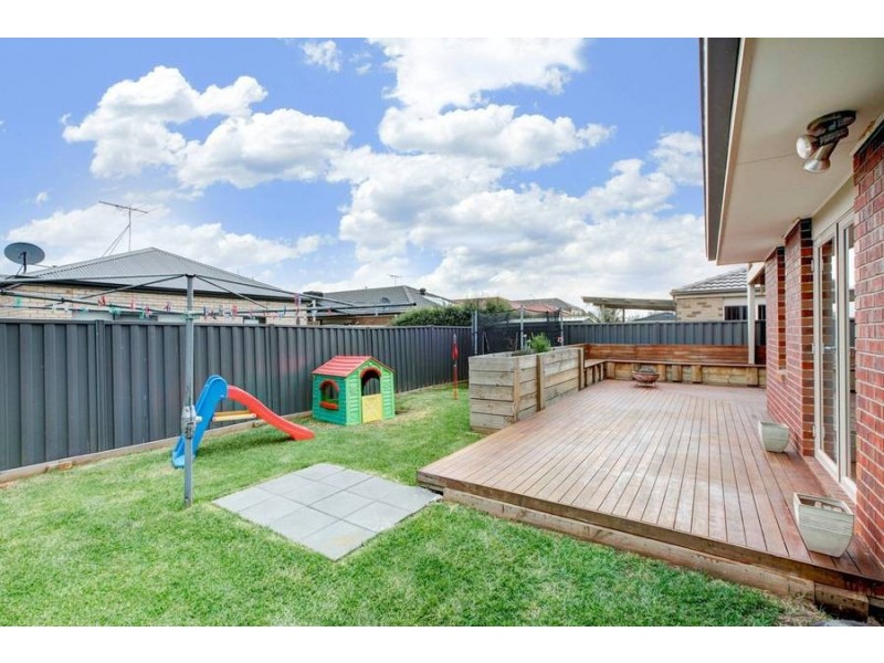 11 Hoddle Link, Wyndham Vale VIC 3024