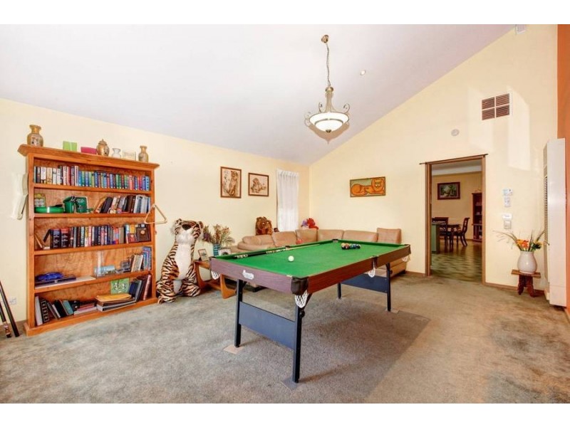 8 Roya Court, Hoppers Crossing VIC 3029