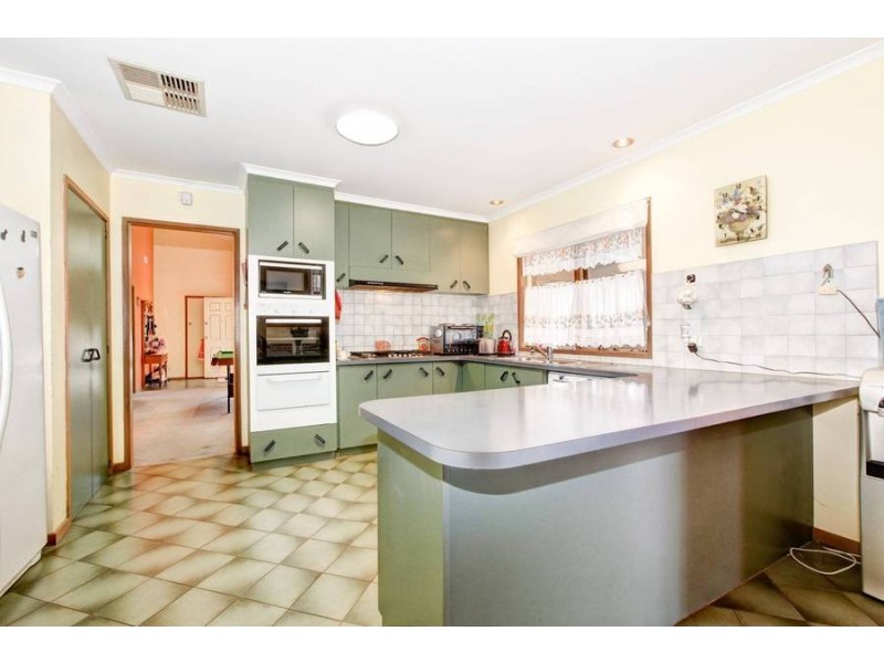 8 Roya Court, Hoppers Crossing VIC 3029