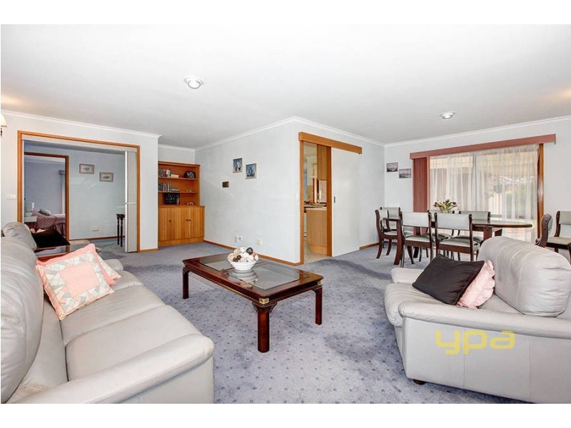 17 Lyall Drive, Werribee VIC 3030