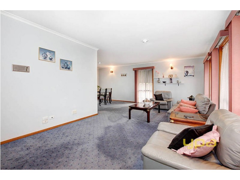 17 Lyall Drive, Werribee VIC 3030