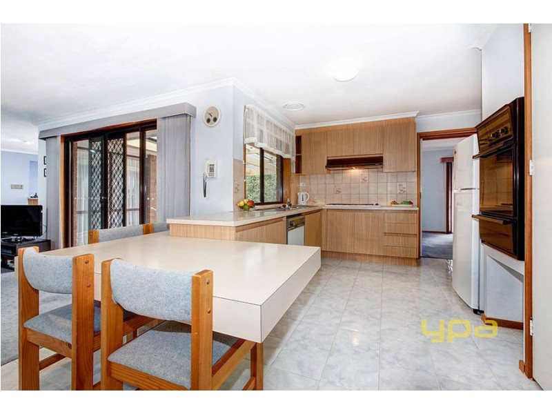 17 Lyall Drive, Werribee VIC 3030