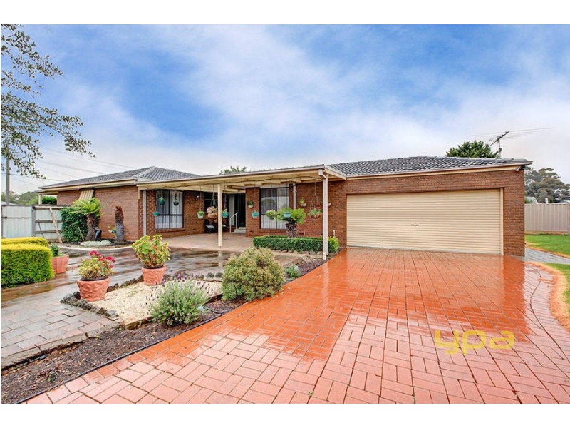 17 Lyall Drive, Werribee VIC 3030