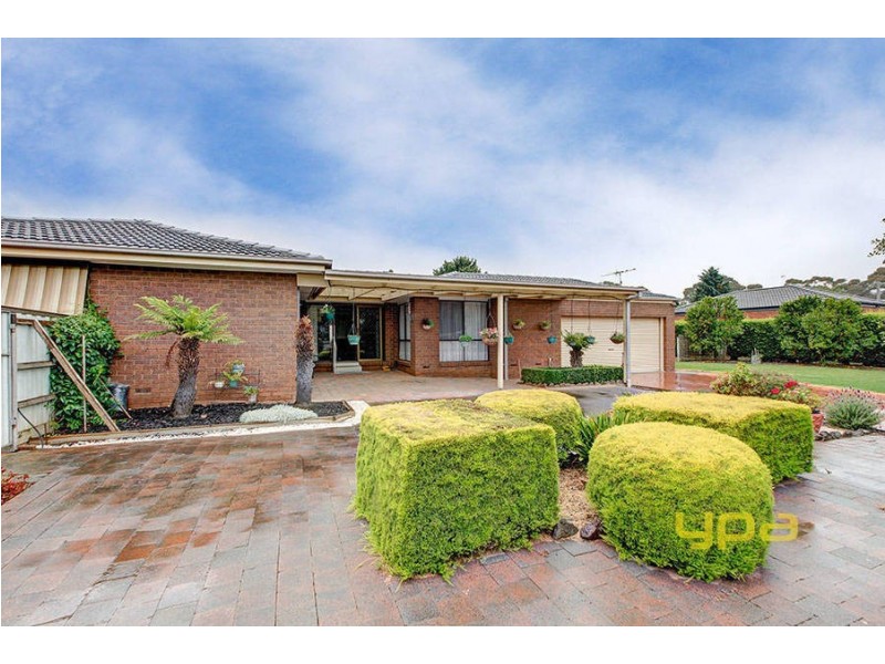 17 Lyall Drive, Werribee VIC 3030