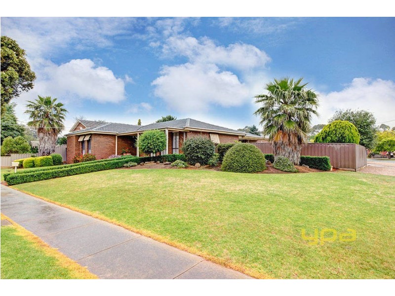 17 Lyall Drive, Werribee VIC 3030