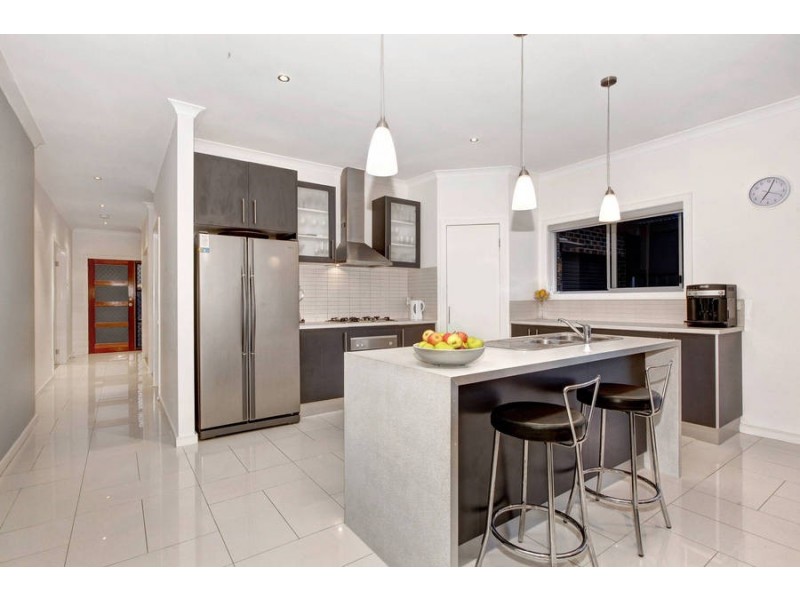 12 Whyalla Gardens, Tarneit VIC 3029