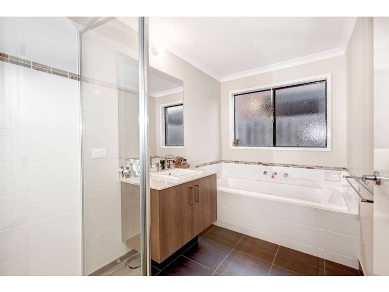 67 Rosegrange Boulevard, Tarneit VIC 3029