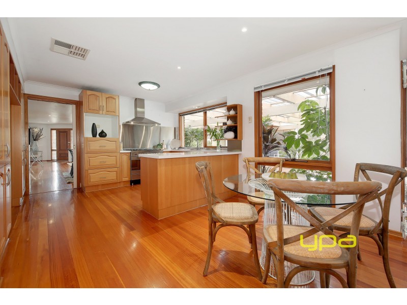 2 Villa Walk, Werribee VIC 3030