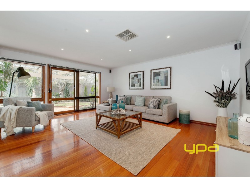 2 Villa Walk, Werribee VIC 3030