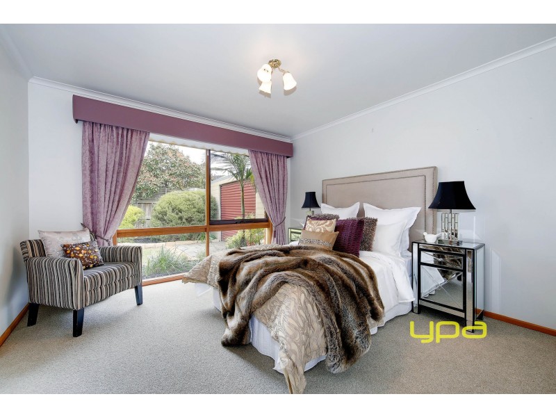 2 Villa Walk, Werribee VIC 3030