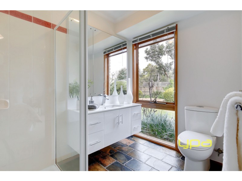 2 Villa Walk, Werribee VIC 3030