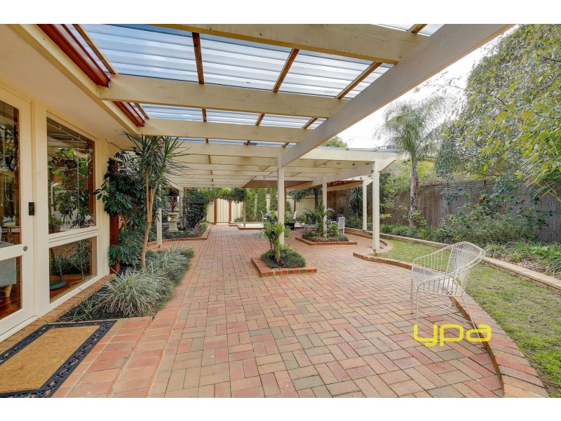 2 Villa Walk, Werribee VIC 3030