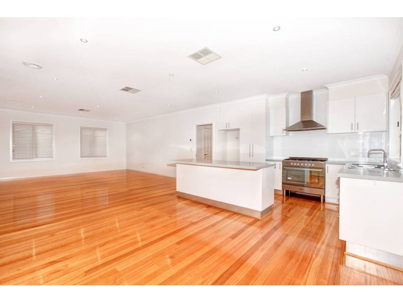 81 Hemsley Promenade, Point Cook VIC 3030