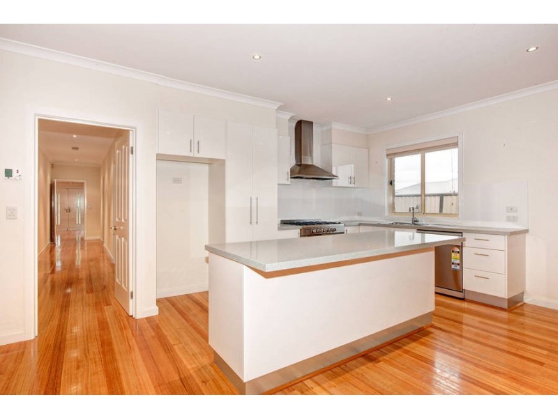 81 Hemsley Promenade, Point Cook VIC 3030