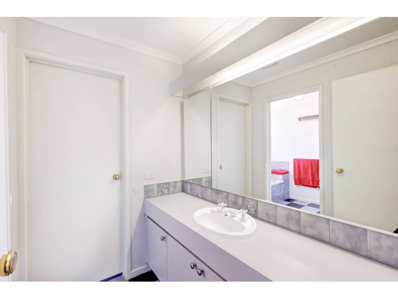 9 Bloxham Court, Hoppers Crossing VIC 3029