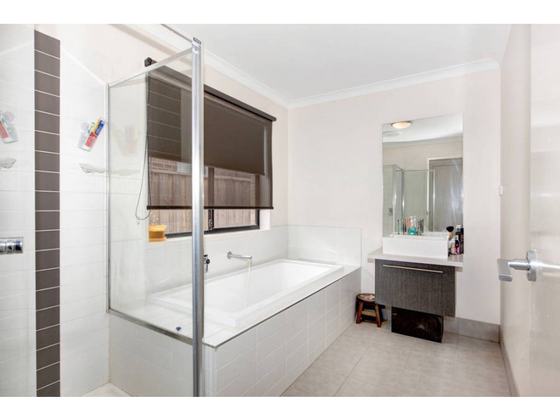 31 Laurence Way, Tarneit VIC 3029