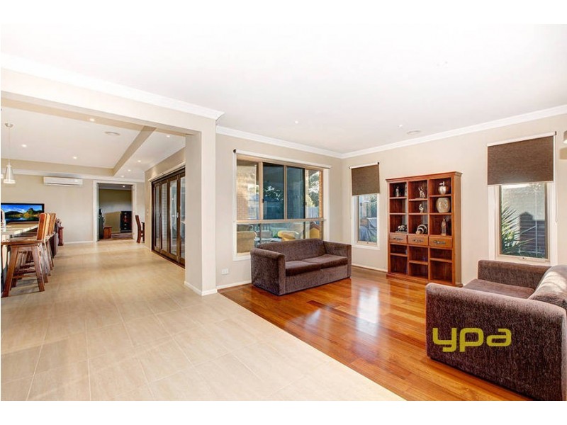 8 Pennar Way, Werribee VIC 3030