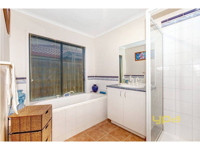 9 Riversdale Drive, Werribee VIC 3030