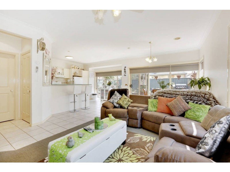 8 Pembroke Lane, Wyndham Vale VIC 3024