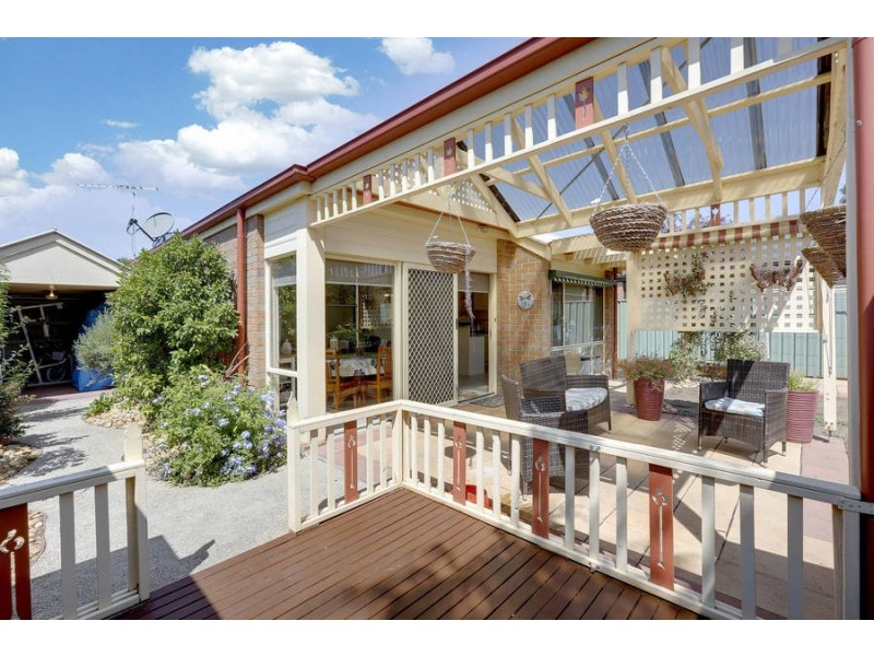 8 Pembroke Lane, Wyndham Vale VIC 3024