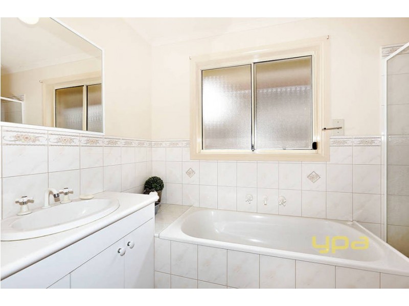 2/21 Wattle Avenue, Werribee VIC 3030