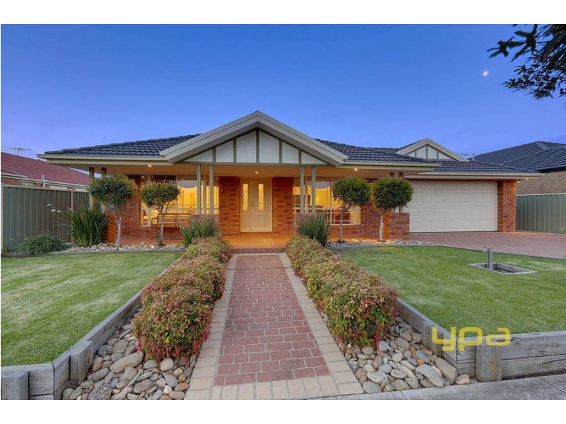 18 Riversdale Drive, Werribee VIC 3030
