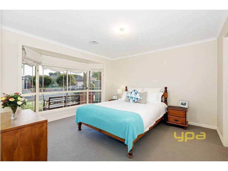 18 Riversdale Drive, Werribee VIC 3030