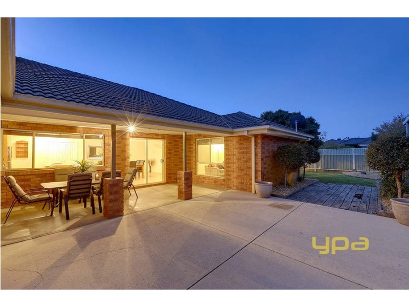 18 Riversdale Drive, Werribee VIC 3030