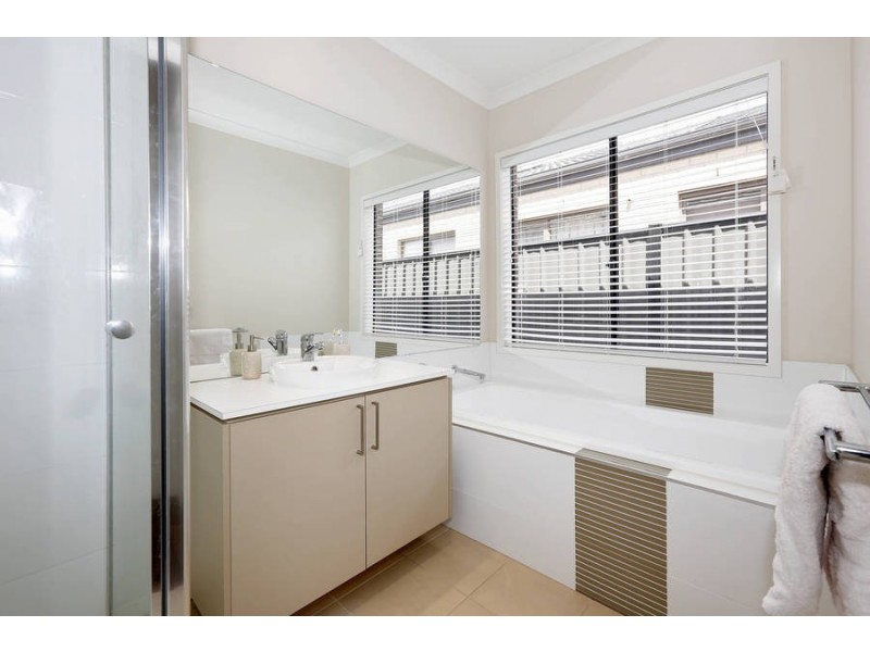 13 Brookwood Street, Tarneit VIC 3029