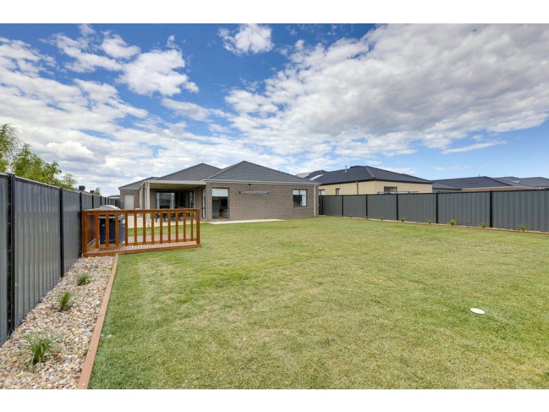 13 Brookwood Street, Tarneit VIC 3029