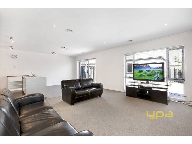 19 Prichard Walk, Point Cook VIC 3030