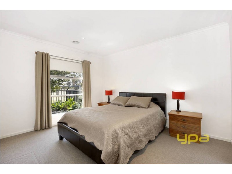 19 Prichard Walk, Point Cook VIC 3030