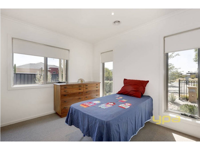 19 Prichard Walk, Point Cook VIC 3030