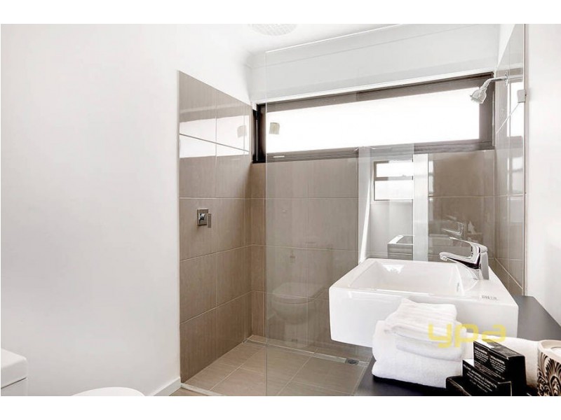 2/1A Glen Street, Werribee VIC 3030