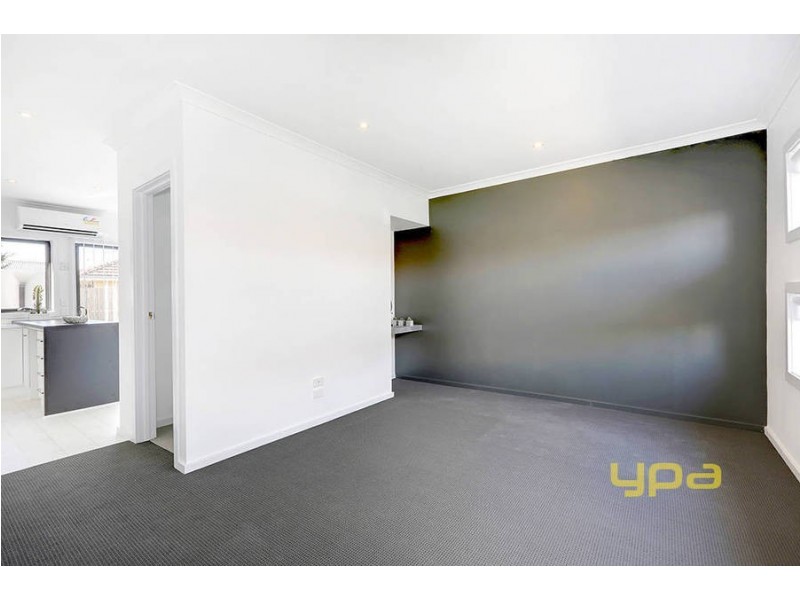 2/1A Glen Street, Werribee VIC 3030