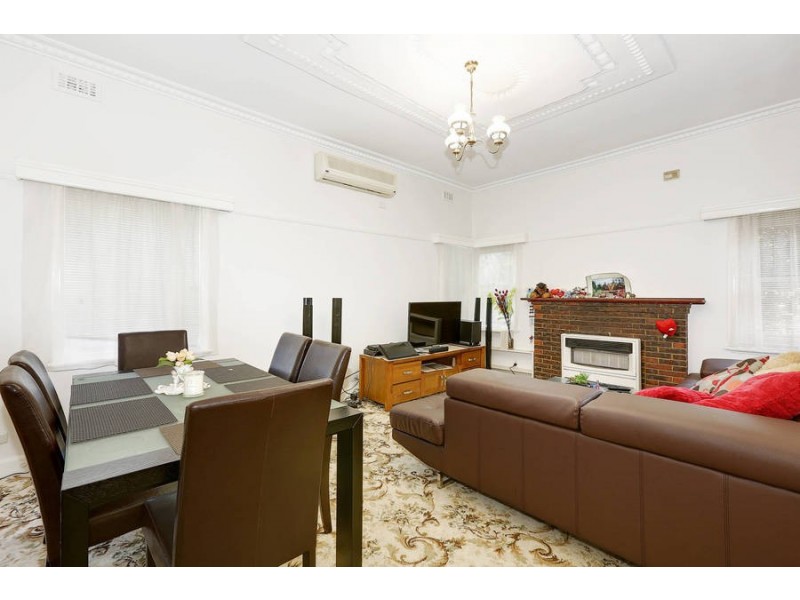 16 Railway Avenue, Werribee VIC 3030