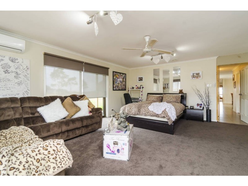 70 Colin Crescent, Little River VIC 3211