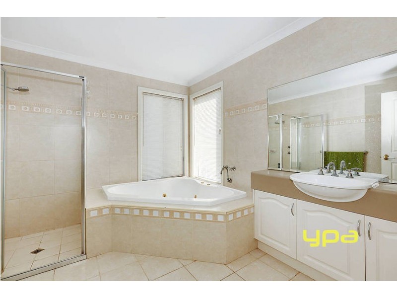 5 Solander Grove, Tarneit VIC 3029