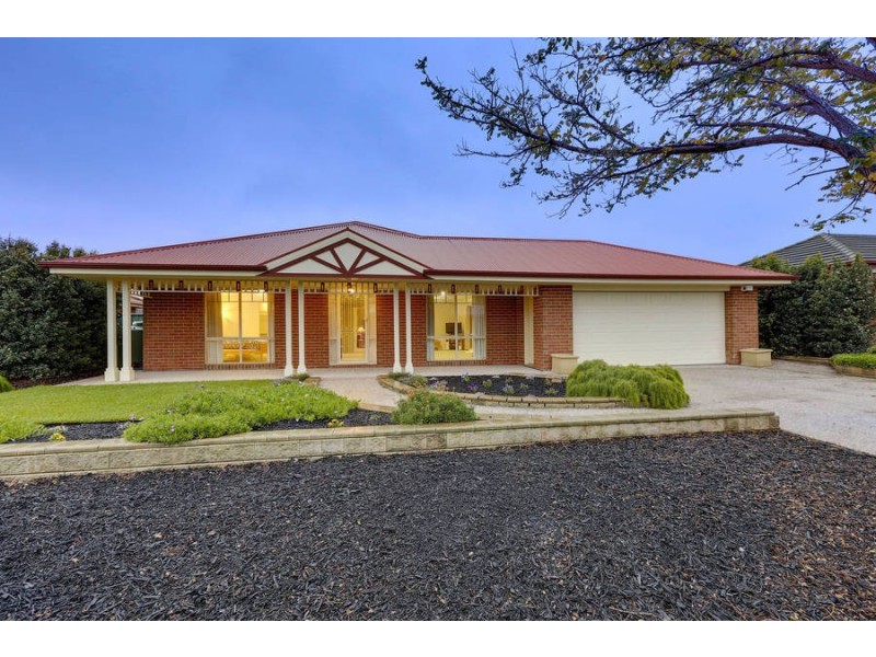 5 Balmoral Close, Wyndham Vale VIC 3024