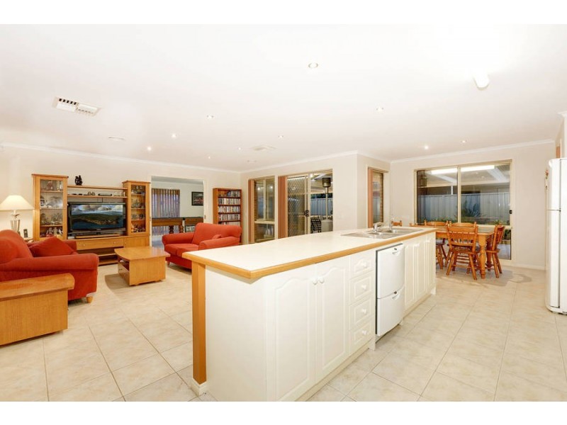 5 Balmoral Close, Wyndham Vale VIC 3024