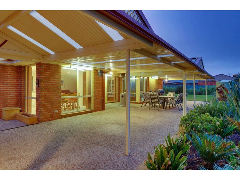 5 Balmoral Close, Wyndham Vale VIC 3024