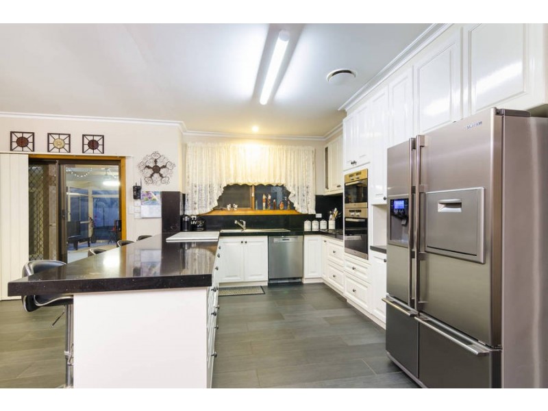 2 Leatherwood Drive, Hoppers Crossing VIC 3029