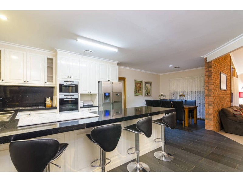 2 Leatherwood Drive, Hoppers Crossing VIC 3029