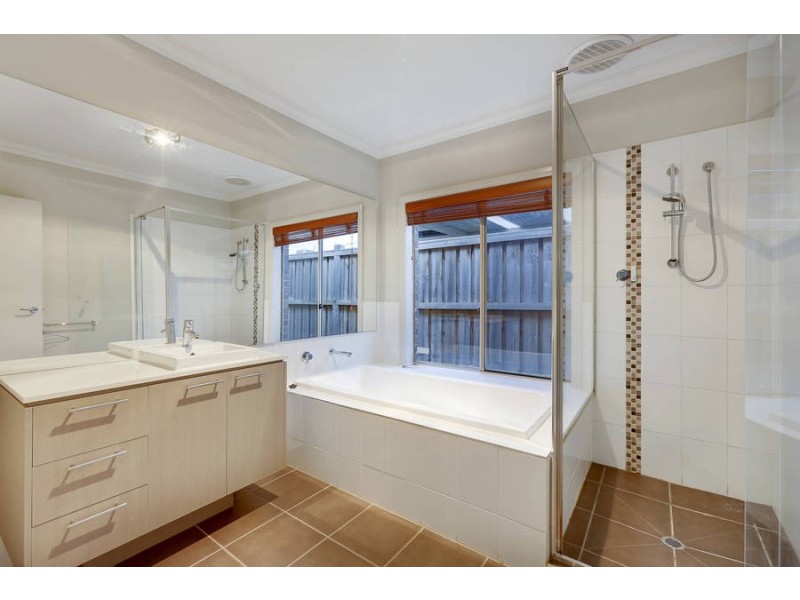 13 Highland Place, Tarneit VIC 3029