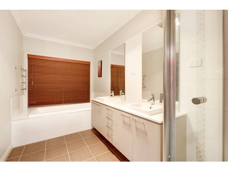 13 Highland Place, Tarneit VIC 3029