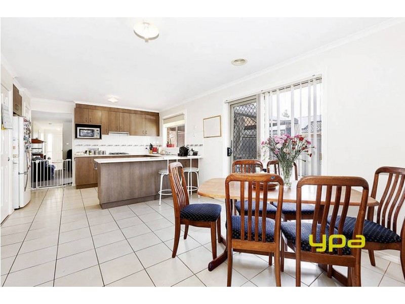 41 Manor Lakes Boulevard, Wyndham Vale VIC 3024