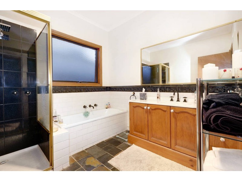 35 Flemington Crescent, Werribee VIC 3030