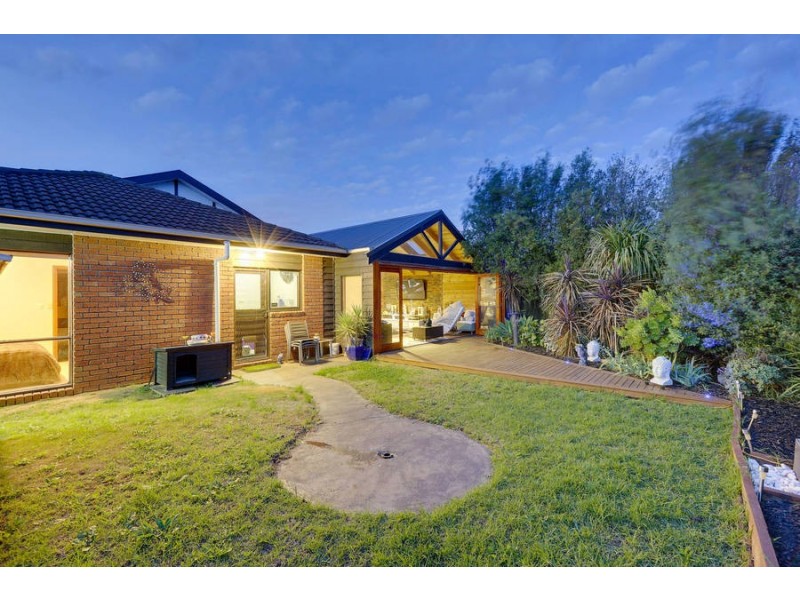 35 Flemington Crescent, Werribee VIC 3030