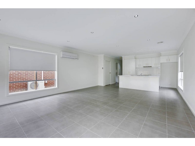 1, 2/10 Vive Street, Tarneit VIC 3029