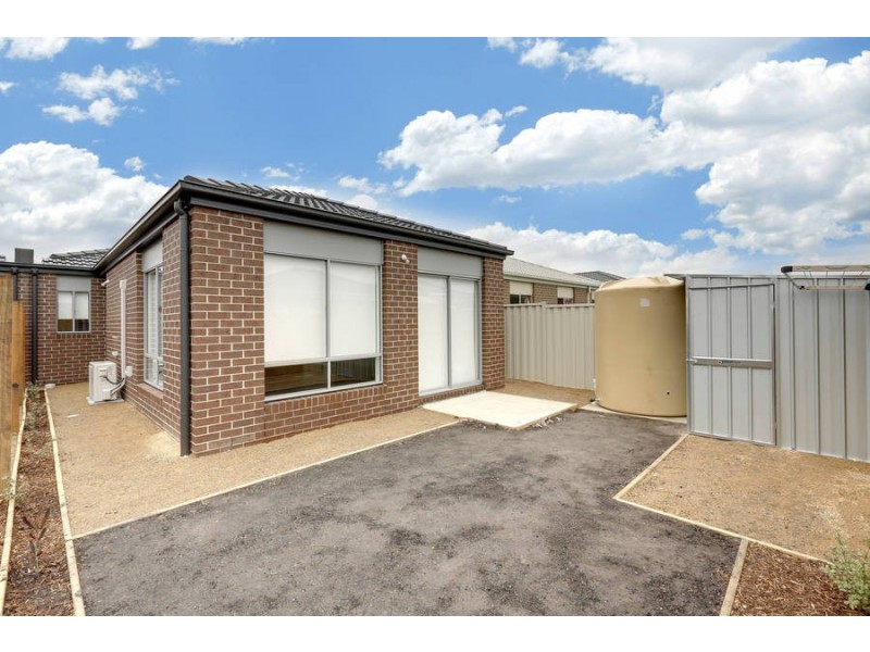 1, 2/10 Vive Street, Tarneit VIC 3029
